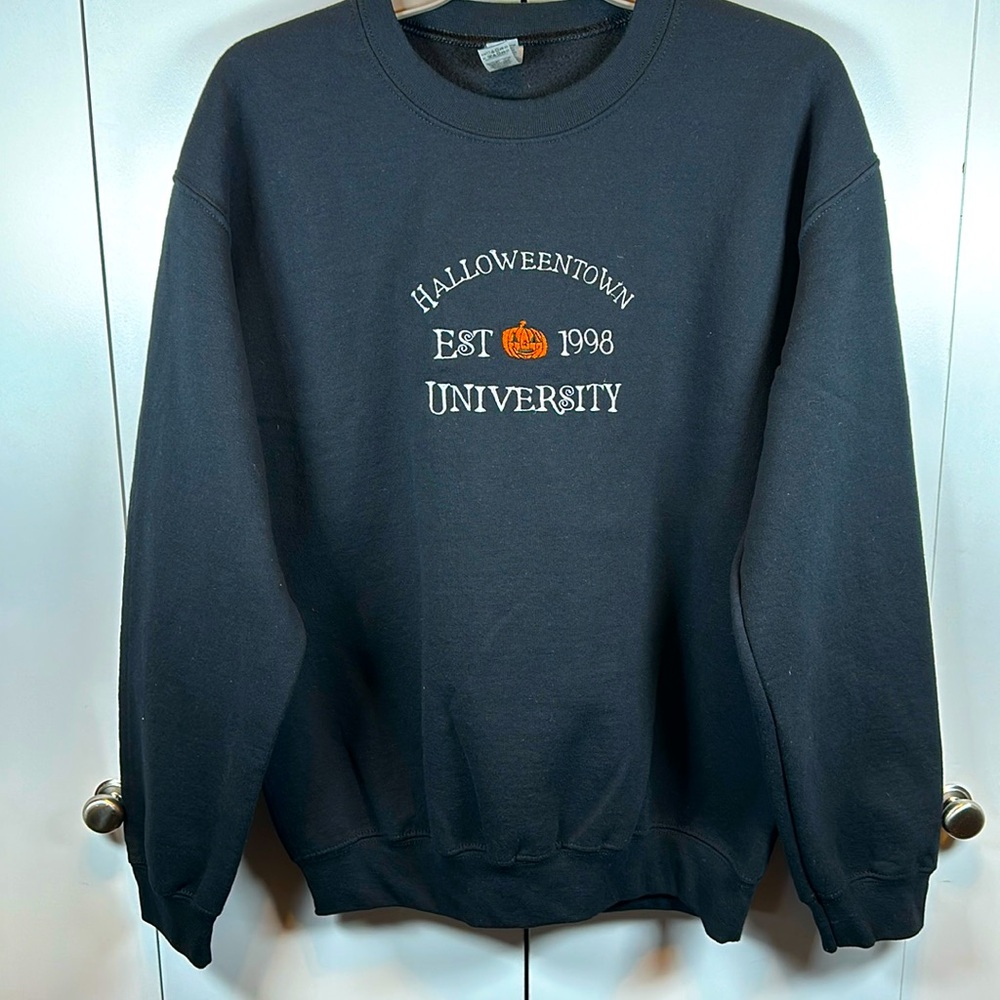 Halloweentown University Crewneck Sweatshirt Size Medium